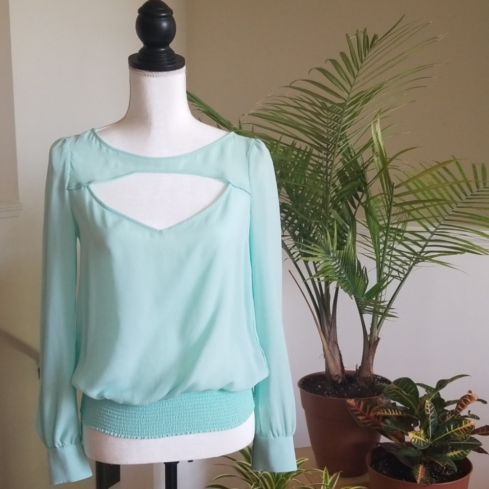 New Bebe Top